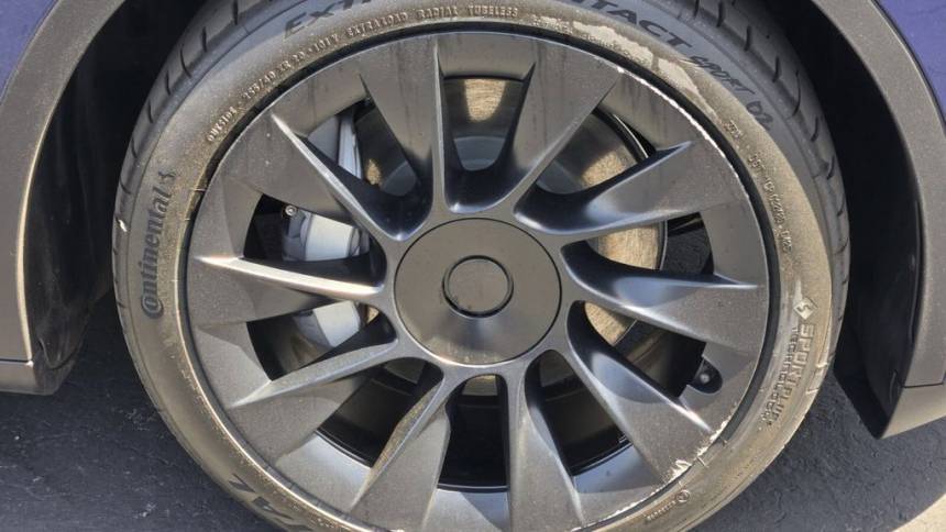 2024 Tesla Model Y - Images - 12