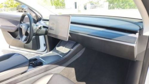 2022 Tesla Model Y - Images - 23