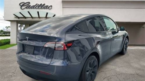 2025 Tesla Model Y - Images - 5
