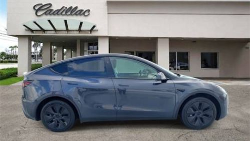 2025 Tesla Model Y - Images - 6