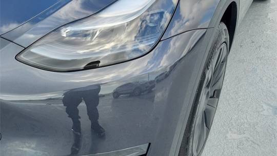 2025 Tesla Model Y - Images - 10