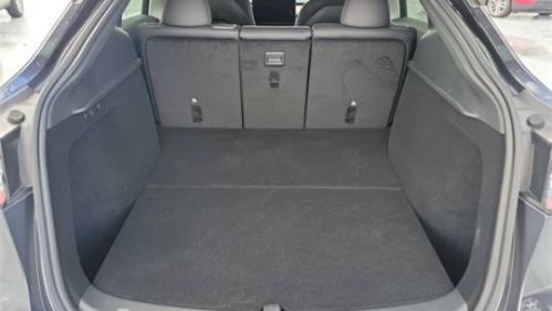 2025 Tesla Model Y - Images - 12