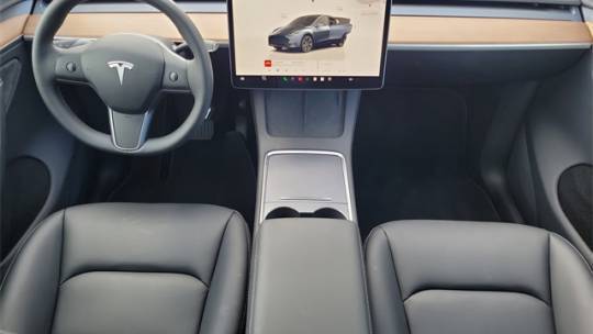 2025 Tesla Model Y - Images - 13