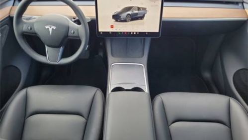 2025 Tesla Model Y - Images - 13