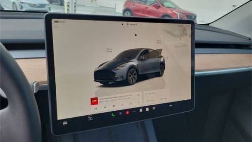 2025 Tesla Model Y - Images - 16