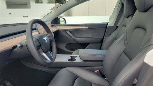 2025 Tesla Model Y - Images - 19