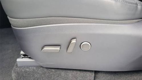 2025 Tesla Model Y - Images - 21