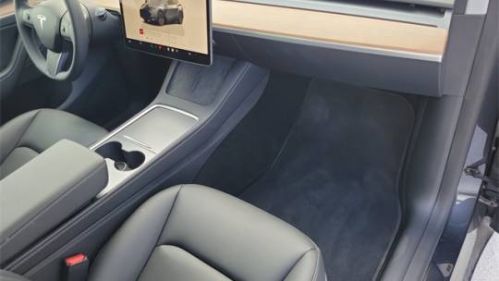 2025 Tesla Model Y - Images - 22
