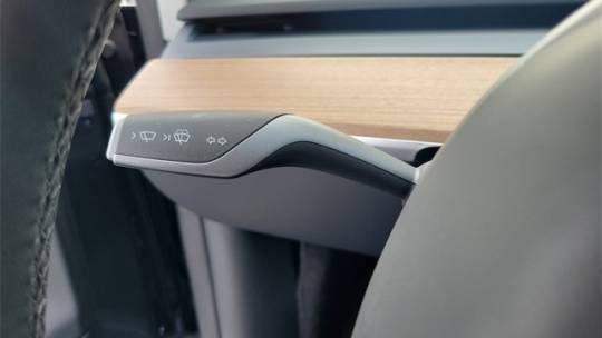 2025 Tesla Model Y - Images - 27