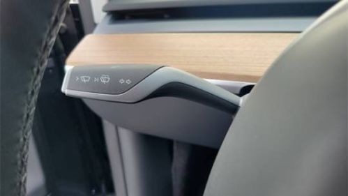 2025 Tesla Model Y - Images - 27