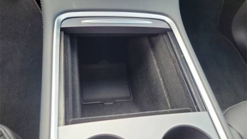 2025 Tesla Model Y - Images - 29