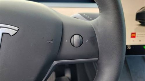 2025 Tesla Model Y - Images - 30
