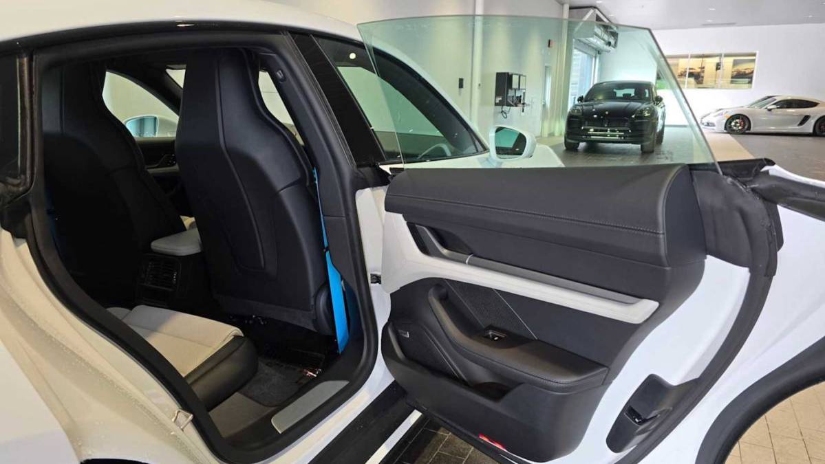 2025 Porsche Taycan - Images - 14