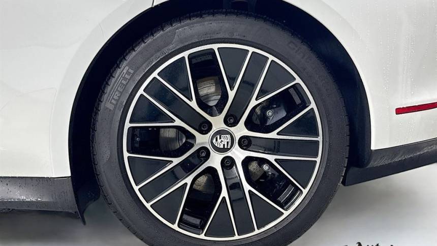 2023 Porsche Taycan - Images - 38