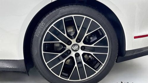 2023 Porsche Taycan - Images - 38