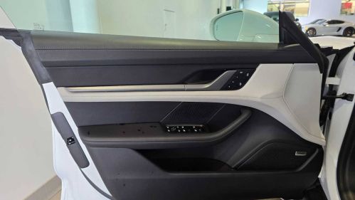 2025 Porsche Taycan - Images - 22
