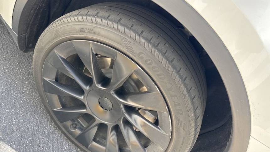 2022 Tesla Model Y - Images - 7