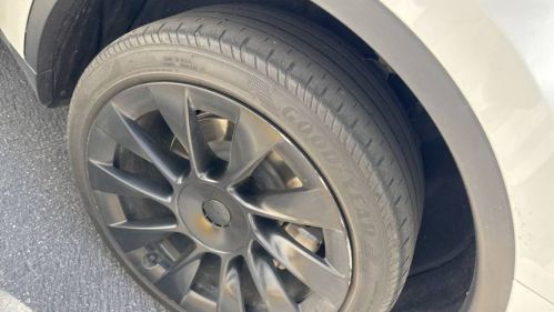 2022 Tesla Model Y - Images - 7