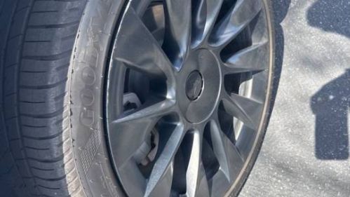 2022 Tesla Model Y - Images - 12