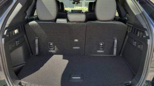 2025 Mazda CX-90 - Images - 16