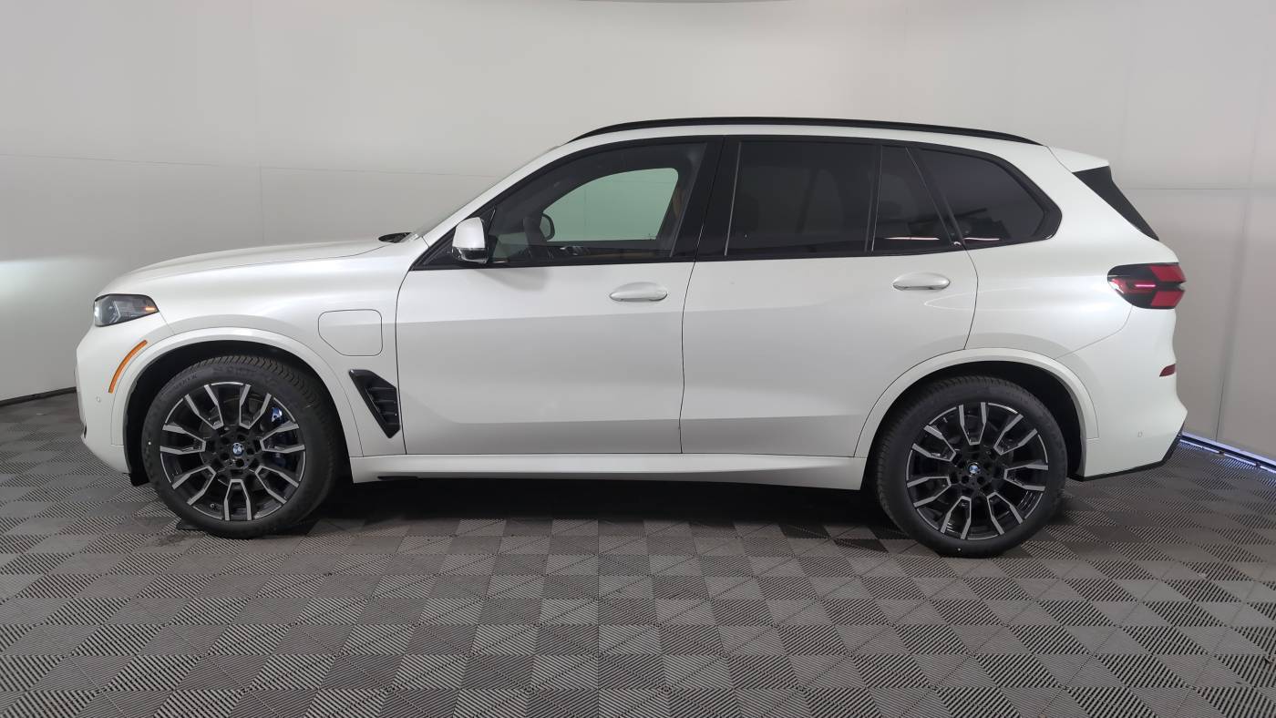 2026 BMW X5 5UX43EU09T9028524