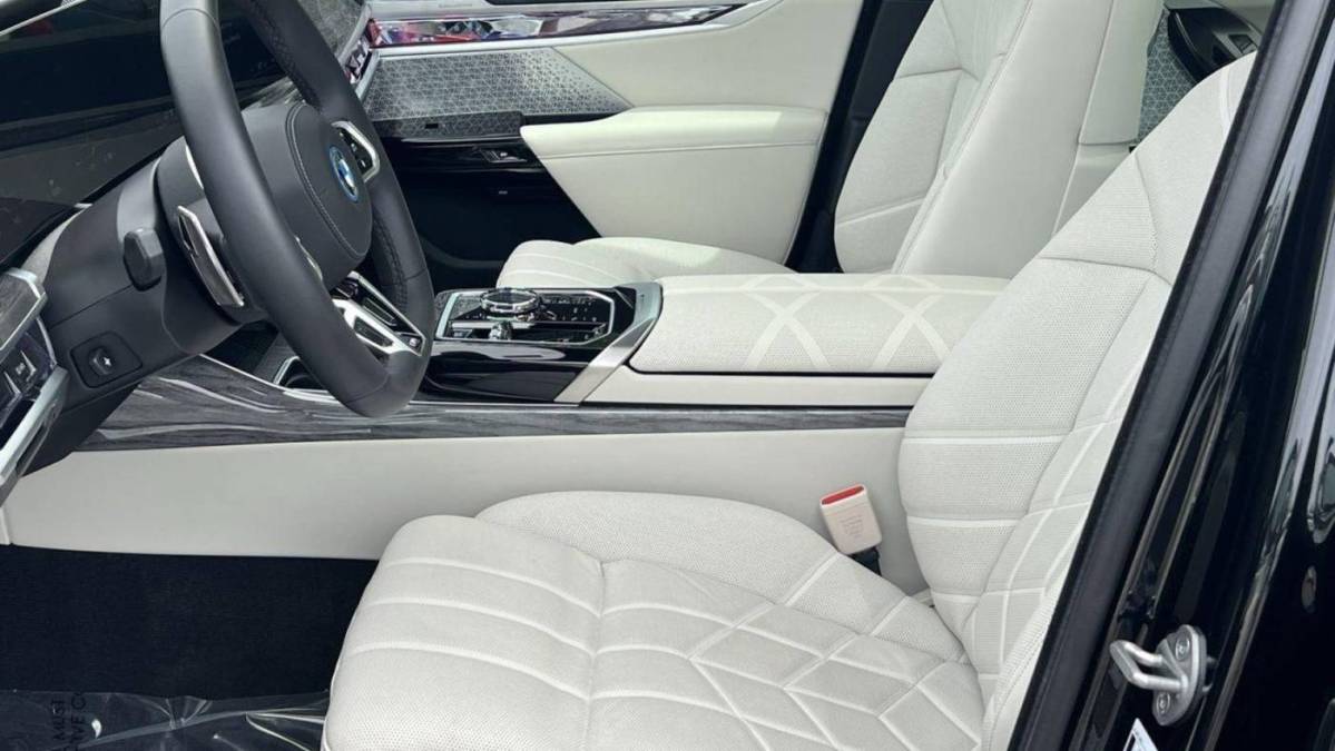2023 BMW i7 - Images - 10