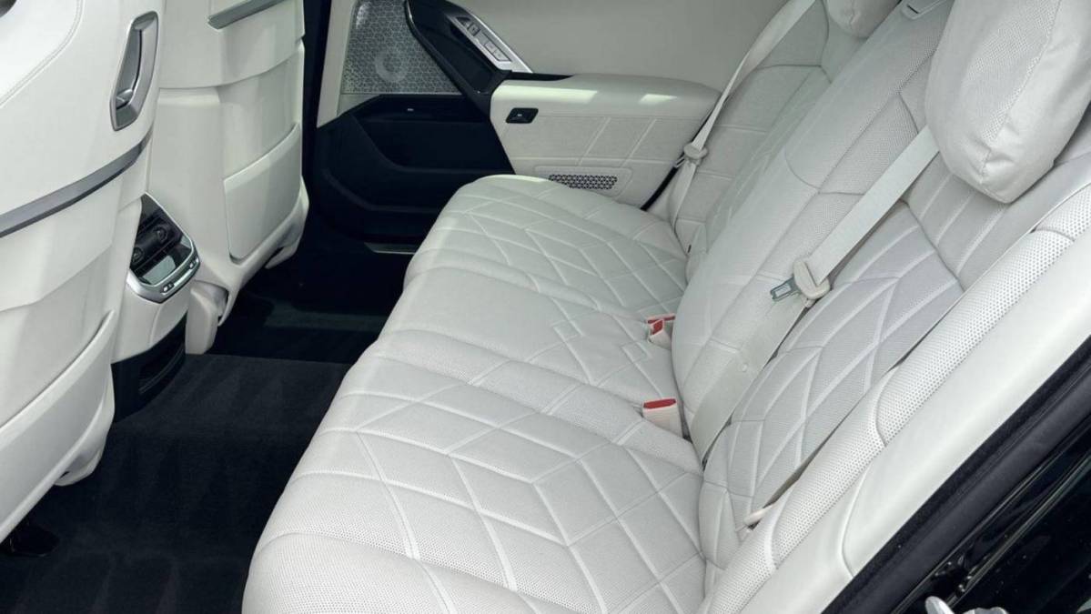 2023 BMW i7 - Images - 22