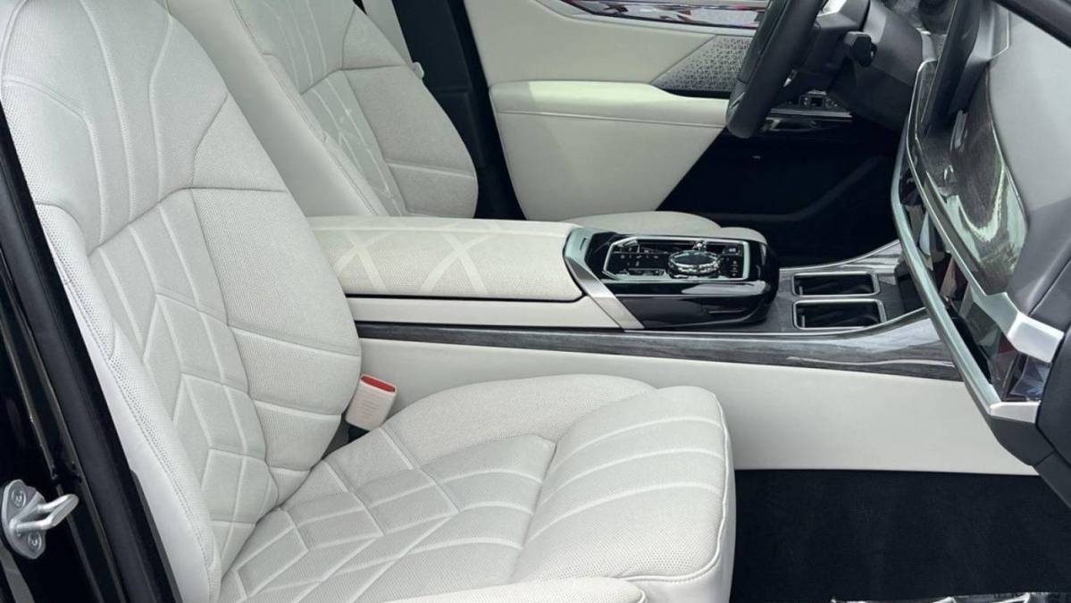 2023 BMW i7 - Images - 26
