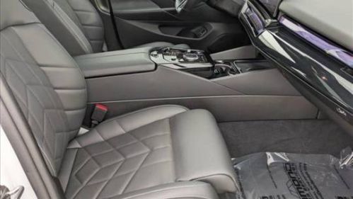 2024 BMW i5 - Images - 22