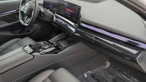 2024 BMW i5 - Images - 23