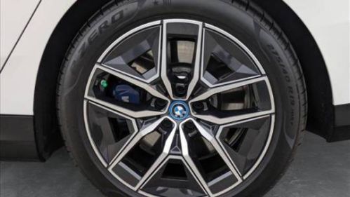 2024 BMW i5 - Images - 25