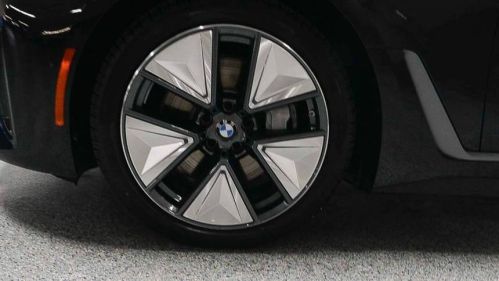 2025 BMW i4 - Images - 5