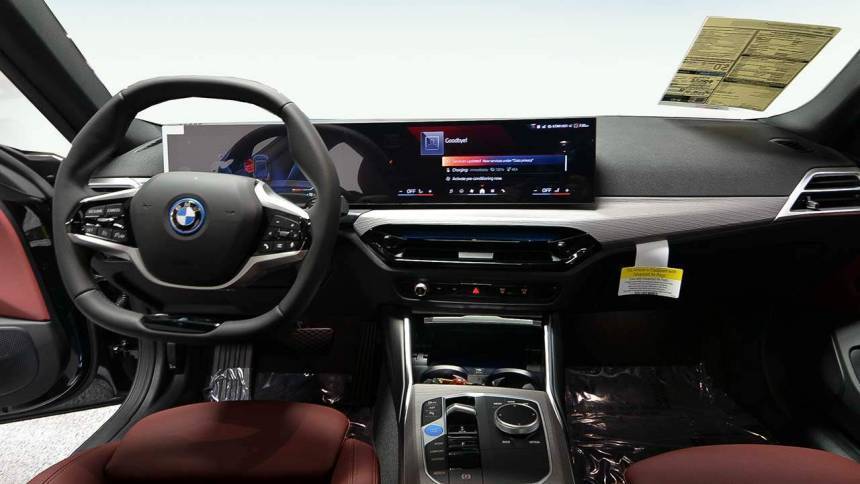 2025 BMW i4 - Images - 12