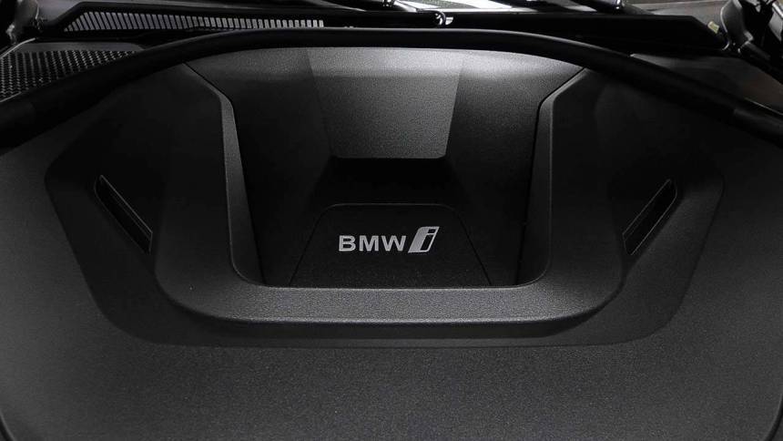 2025 BMW i4 - Images - 17