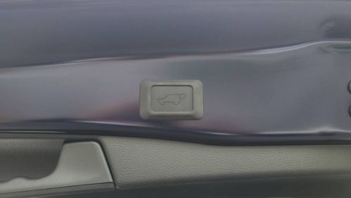 2025 Toyota RAV4 Plug-In Hybrid - Images - 9