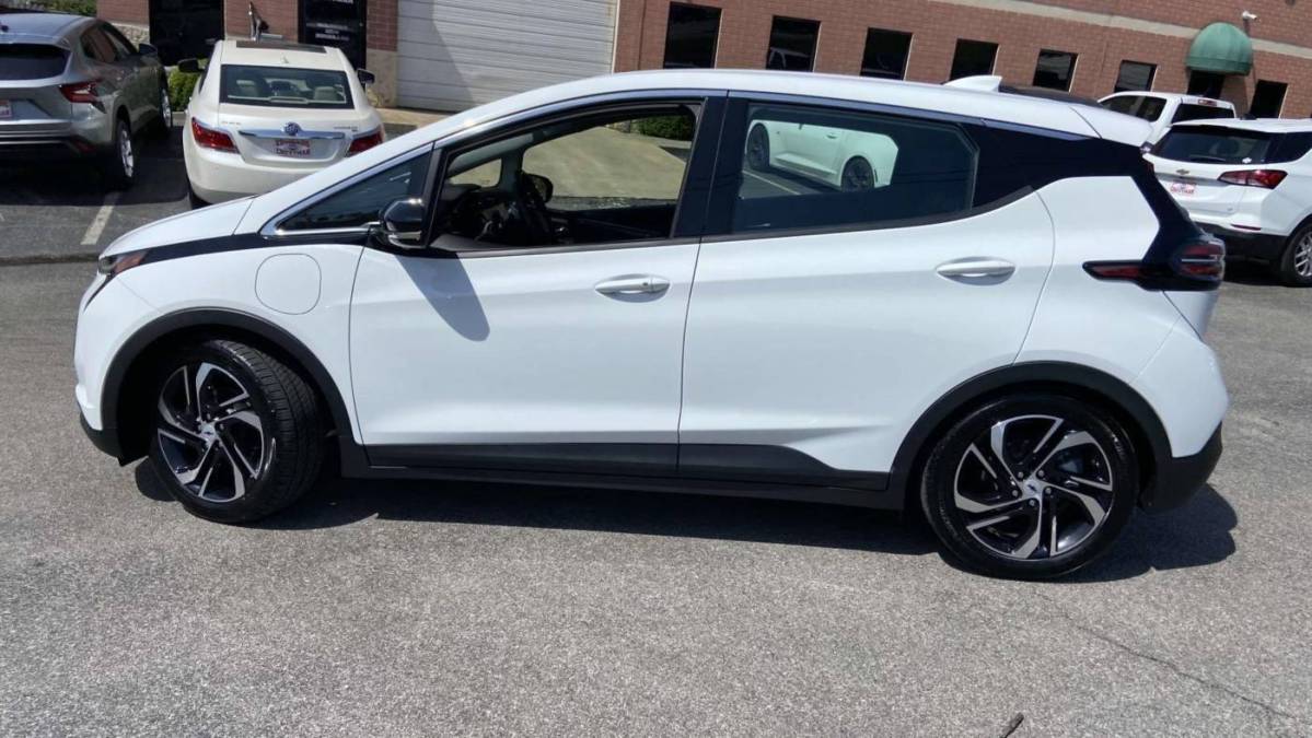 2023 Chevrolet Bolt - Images - 2