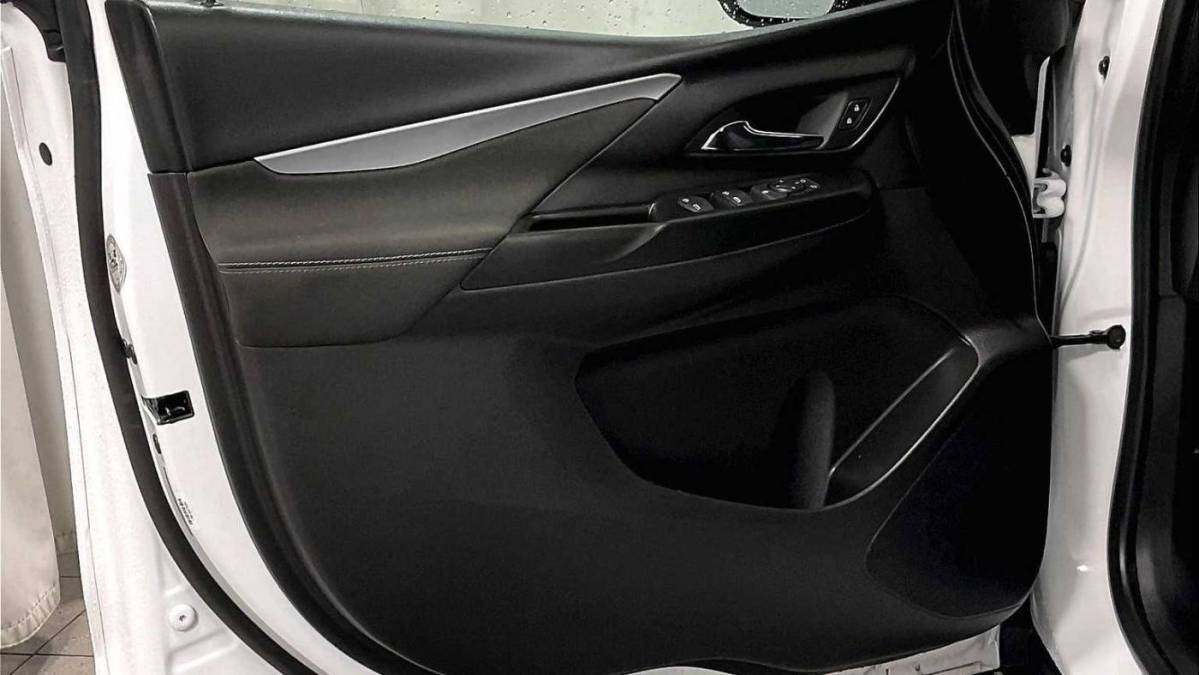 2023 Chevrolet Bolt - Images - 9