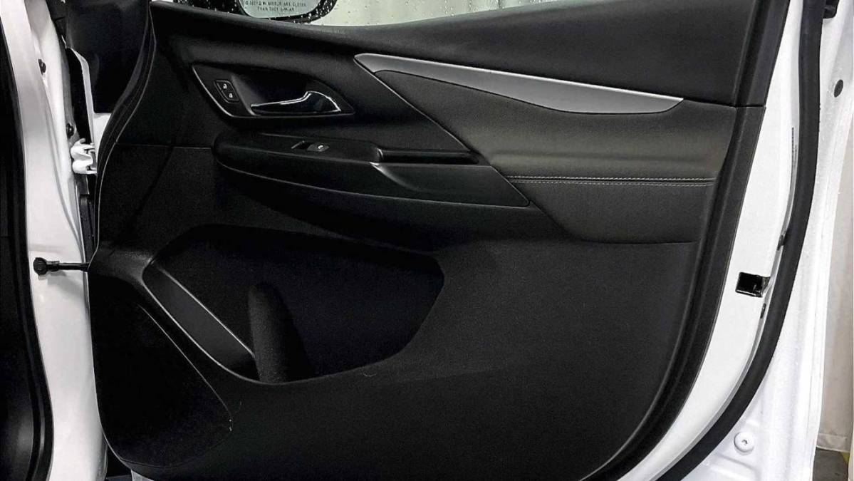 2023 Chevrolet Bolt - Images - 12