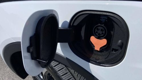 2023 Chevrolet Bolt - Images - 11