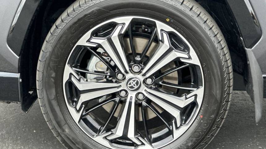 2025 Toyota RAV4 Plug-In Hybrid - Images - 33