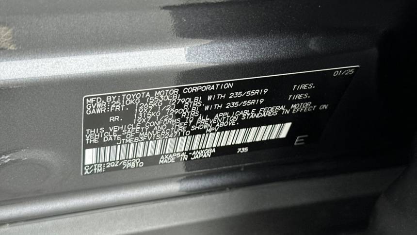2025 Toyota RAV4 Plug-In Hybrid - Images - 35