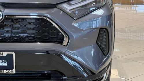 2025 Toyota RAV4 Plug-In Hybrid - Images - 4