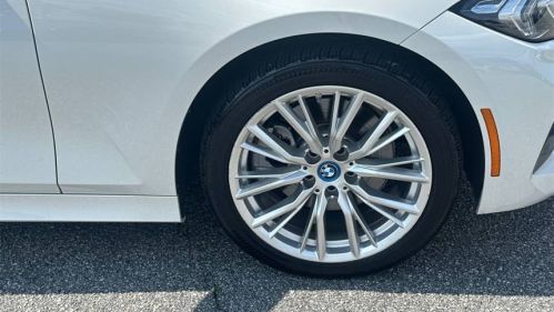 2024 BMW 3 Series - Images - 12