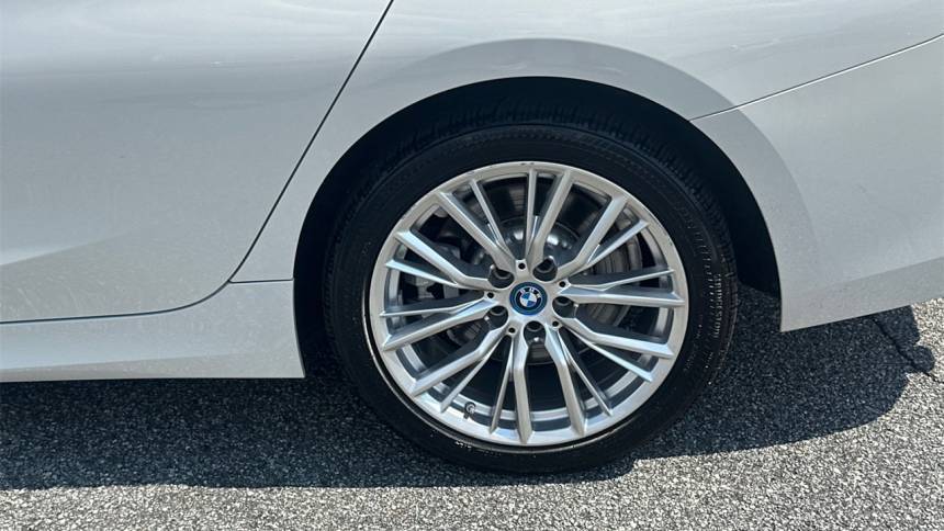 2024 BMW 3 Series - Images - 19