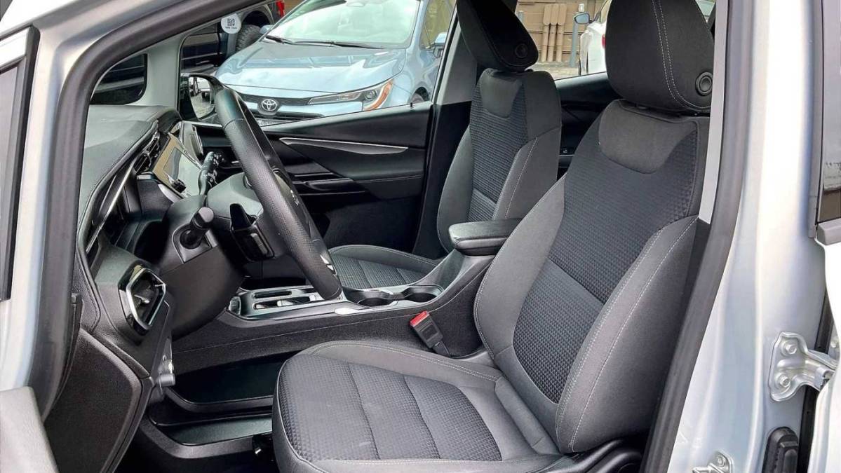 2023 Chevrolet Bolt - Images - 10
