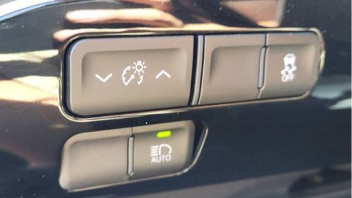 2018 Toyota Prius Prime - Images - 11