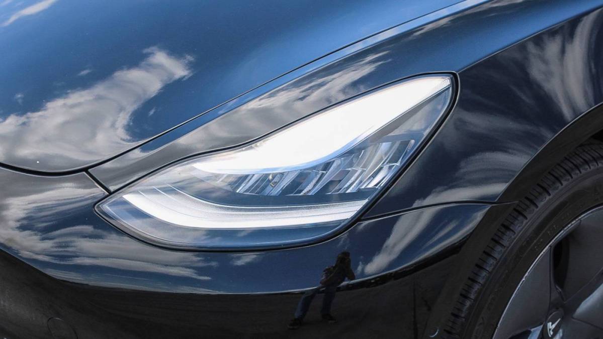 2019 Tesla Model 3 - Images - 4