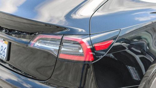 2019 Tesla Model 3 - Images - 9
