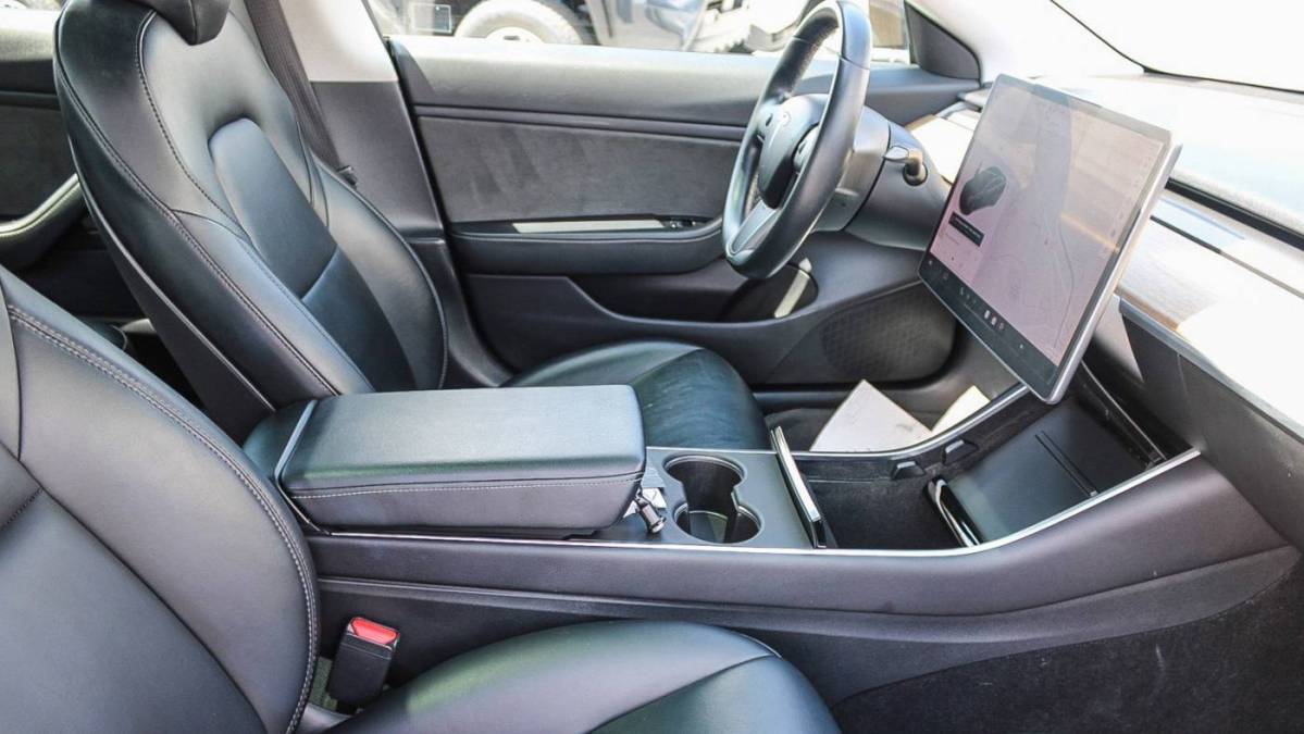 2019 Tesla Model 3 - Images - 16