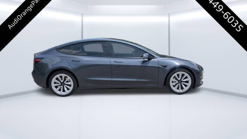 2022 Tesla Model 3 - Images - 2
